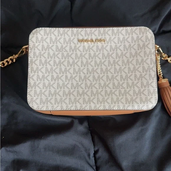 BRAND NEW Michael Kors Bag - Picture 4 of 10